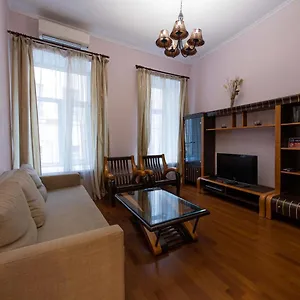  Apartment U Ermitazha